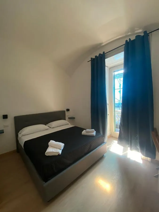 Maison Dante Naples Bed & Breakfast